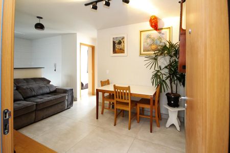 Entrada de apartamento para alugar com 2 quartos, 38m² em Lajeado, Cotia