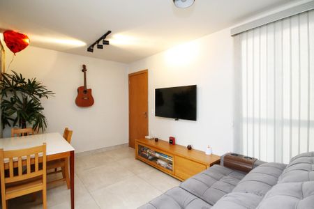 Sala de apartamento para alugar com 2 quartos, 38m² em Lajeado, Cotia