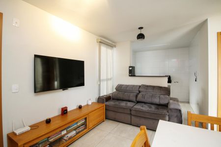 Sala de apartamento para alugar com 2 quartos, 38m² em Lajeado, Cotia