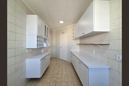 Apartamento à venda com 128m², 3 quartos e 2 vagas Apartamento à venda com 128m², 3 quartos e 2 vagasCozinha