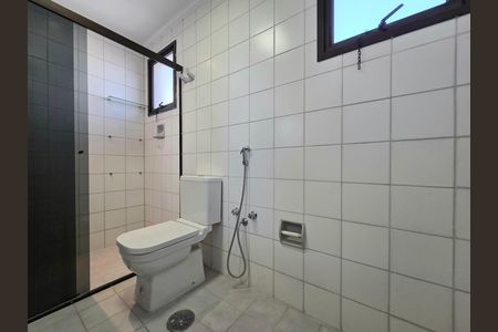 Apartamento à venda com 128m², 3 quartos e 2 vagas Apartamento à venda com 128m², 3 quartos e 2 vagasBanheiro da Suíte