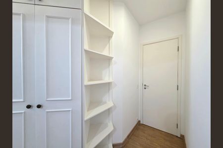 Apartamento à venda com 128m², 3 quartos e 2 vagas Apartamento à venda com 128m², 3 quartos e 2 vagasSuíte