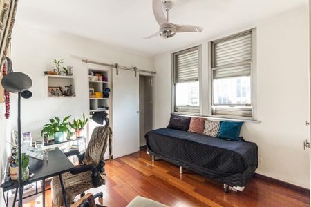 Apartamento à venda com 165m², 3 quartos e 2 vagas Apartamento à venda com 165m², 3 quartos e 2 vagasSuíte 2