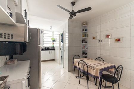 Apartamento à venda com 165m², 3 quartos e 2 vagas Apartamento à venda com 165m², 3 quartos e 2 vagasCozinha