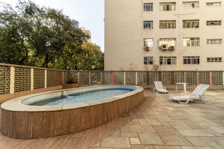Apartamento à venda com 165m², 3 quartos e 2 vagas Apartamento à venda com 165m², 3 quartos e 2 vagasPiscina
