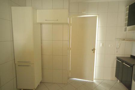 Casa de condomínio à venda com 117m², 3 quartos e 1 vagaCozinha 