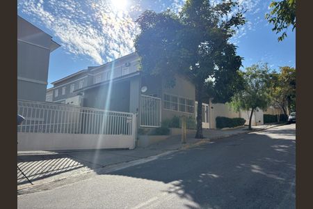 Casa de condomínio à venda com 117m², 3 quartos e 1 vaga