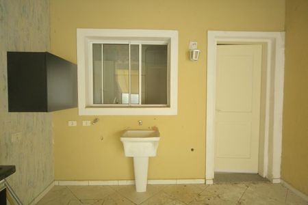 Casa de condomínio à venda com 117m², 3 quartos e 1 vagaÁrea de Serviço