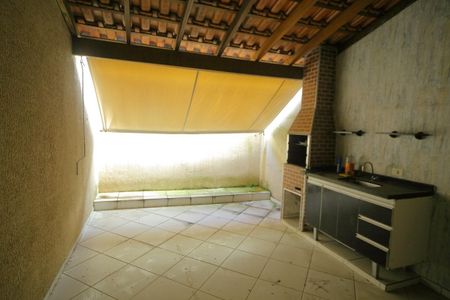 Casa de condomínio à venda com 117m², 3 quartos e 1 vagaQuintal/Churrasqueira 