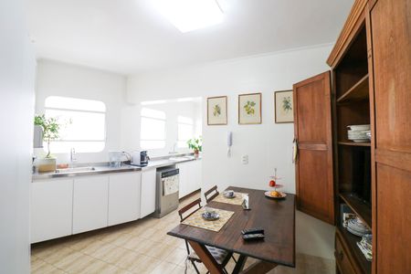 Apartamento para alugar com 200m², 4 quartos e 2 vagasCozinha