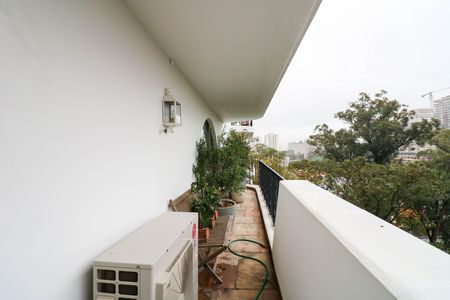 Apartamento para alugar com 200m², 4 quartos e 2 vagasVaranda