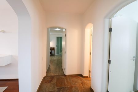 Apartamento para alugar com 200m², 4 quartos e 2 vagasHall central
