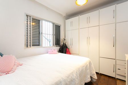 Casa à venda com 240m², 4 quartos e 4 vagas Casa à venda com 240m², 4 quartos e 4 vagasQuarto 3