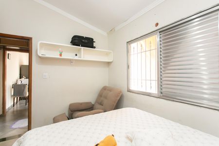 Casa à venda com 240m², 4 quartos e 4 vagas Casa à venda com 240m², 4 quartos e 4 vagasQuarto 4