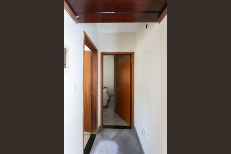 Casa à venda com 240m², 4 quartos e 4 vagas Casa à venda com 240m², 4 quartos e 4 vagasHall