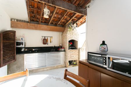Casa à venda com 240m², 4 quartos e 4 vagas Casa à venda com 240m², 4 quartos e 4 vagasÁrea gourmet