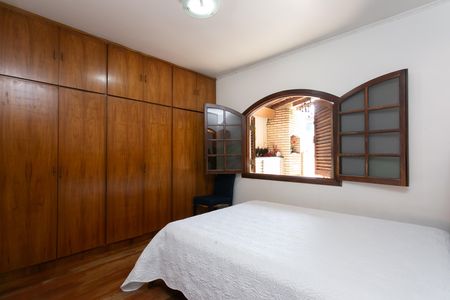 Casa à venda com 240m², 4 quartos e 4 vagas Casa à venda com 240m², 4 quartos e 4 vagasQuarto 2