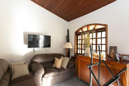 Casa à venda com 240m², 4 quartos e 4 vagas Casa à venda com 240m², 4 quartos e 4 vagasSala 2