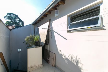 Casa à venda com 240m², 4 quartos e 4 vagas Casa à venda com 240m², 4 quartos e 4 vagasÁrea de Serviço 2