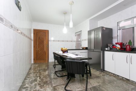 Casa à venda com 240m², 4 quartos e 4 vagas Casa à venda com 240m², 4 quartos e 4 vagasCozinha 1