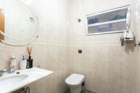 Casa à venda com 240m², 4 quartos e 4 vagas Casa à venda com 240m², 4 quartos e 4 vagasBanheiro 3