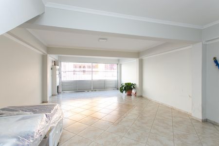 Casa à venda com 240m², 4 quartos e 4 vagas Casa à venda com 240m², 4 quartos e 4 vagasGaragem