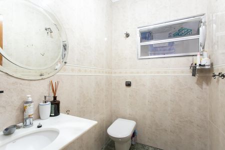 Casa à venda com 240m², 4 quartos e 4 vagas Casa à venda com 240m², 4 quartos e 4 vagasBanheiro 3