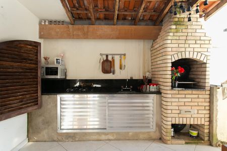 Casa à venda com 240m², 4 quartos e 4 vagas Casa à venda com 240m², 4 quartos e 4 vagasÁrea gourmet