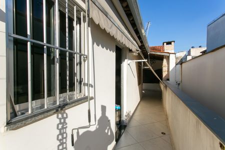 Casa à venda com 240m², 4 quartos e 4 vagas Casa à venda com 240m², 4 quartos e 4 vagasÁrea Externa