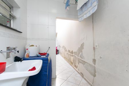 Casa à venda com 240m², 4 quartos e 4 vagas Casa à venda com 240m², 4 quartos e 4 vagasÁrea de Serviço 1