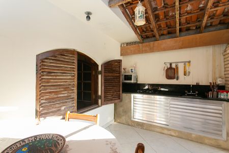 Casa à venda com 240m², 4 quartos e 4 vagas Casa à venda com 240m², 4 quartos e 4 vagasÁrea gourmet