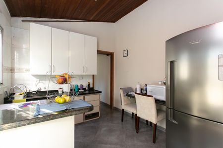 Casa à venda com 240m², 4 quartos e 4 vagas Casa à venda com 240m², 4 quartos e 4 vagasCozinha 2