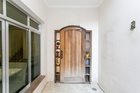 Casa à venda com 240m², 4 quartos e 4 vagas Casa à venda com 240m², 4 quartos e 4 vagasÁrea Externa - Entrada