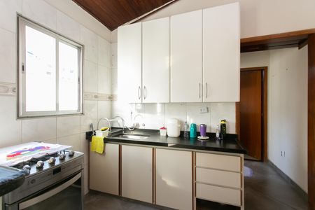 Casa à venda com 240m², 4 quartos e 4 vagas Casa à venda com 240m², 4 quartos e 4 vagasCozinha 2