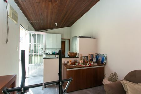 Casa à venda com 240m², 4 quartos e 4 vagas Casa à venda com 240m², 4 quartos e 4 vagasSala 2