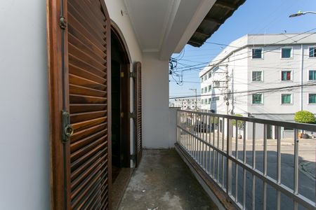 Casa à venda com 240m², 4 quartos e 4 vagas Casa à venda com 240m², 4 quartos e 4 vagasVaranda do Quarto 1