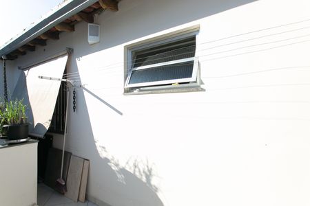 Casa à venda com 240m², 4 quartos e 4 vagas Casa à venda com 240m², 4 quartos e 4 vagasÁrea de Serviço 2