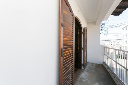 Casa à venda com 240m², 4 quartos e 4 vagas Casa à venda com 240m², 4 quartos e 4 vagasVaranda do Quarto 1