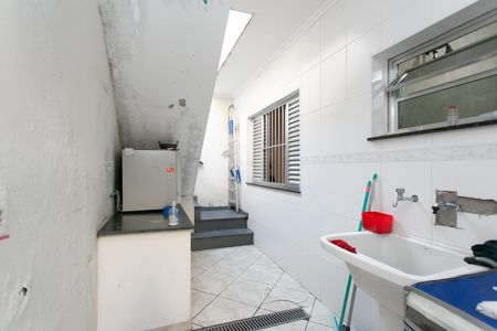 Casa à venda com 240m², 4 quartos e 4 vagas Casa à venda com 240m², 4 quartos e 4 vagasÁrea de Serviço 1