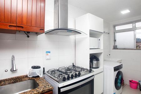 Apartamento à venda com 70m², 2 quartos e sem vagaCozinha + Área de Serviço