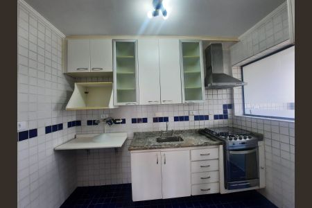 Cozinha de apartamento para alugar com 2 quartos, 62m² em Vila Gumercindo, São Paulo