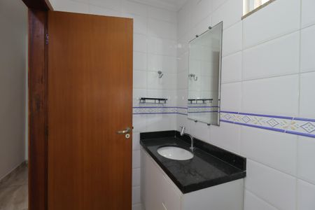 Casa para alugar com 85m², 3 quartos e 2 vagasBanheiro Social