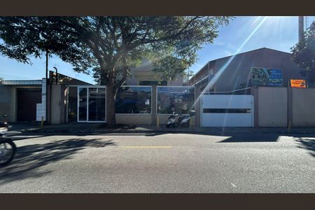 Casa de condomínio à venda com 93m², 3 quartos e 2 vagas Casa de condomínio à venda com 93m², 3 quartos e 2 vagasFachada
