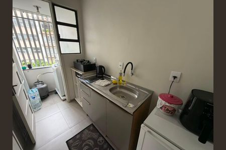 Cozinha de apartamento à venda com 1 quarto, 43m² em Independência, Porto Alegre