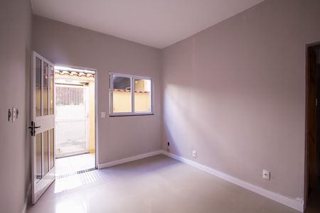 Sala de casa para alugar com 2 quartos, 70m² em Trindade, São Gonçalo