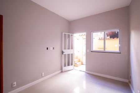 Sala de casa para alugar com 2 quartos, 70m² em Trindade, São Gonçalo