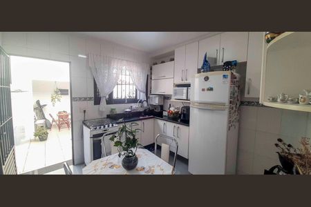 Casa à venda com 120m², 2 quartos e 2 vagasCozinha