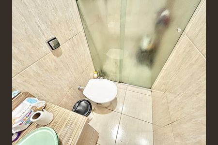 Casa à venda com 216m², 4 quartos e 1 vaga Casa à venda com 216m², 4 quartos e 1 vagaBanheiro