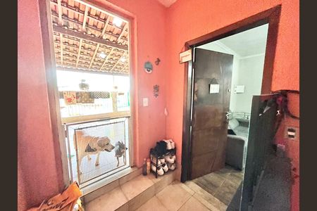 Casa à venda com 216m², 4 quartos e 1 vaga Casa à venda com 216m², 4 quartos e 1 vagaCopa