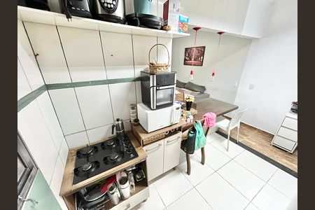 Casa à venda com 216m², 4 quartos e 1 vaga Casa à venda com 216m², 4 quartos e 1 vagaCozinha